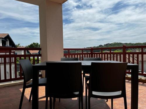 Villa Urrugne, 3 Bedrooms, 6 Persons - Fr-1-239-770
