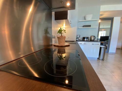 Apartamento Lake & Mountain View - Piscine, Parking, Terrasse