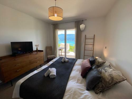 Apartamento Lake & Mountain View - Piscine, Parking, Terrasse