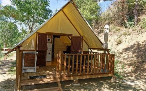 Camping Les Rives Du Lac De Vinca