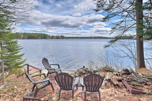 Lakefront Hartford Cabin With Canoe And Boat Ramp