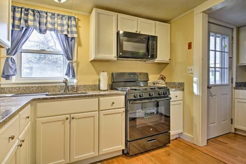 Dunrovin Family Retreat Buzzards Bay Home With View