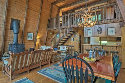 Lakefront Berkshires Retreat With Deck, Dock And Boat!