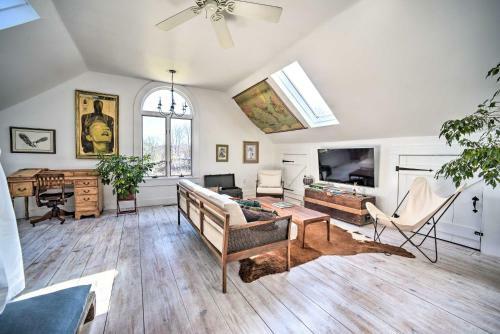 Serene Great Barrington Cottage With Fire Pit!