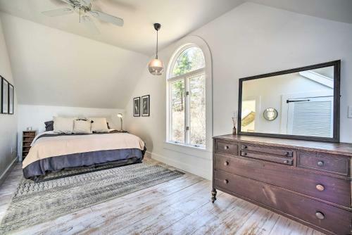 Serene Great Barrington Cottage With Fire Pit!