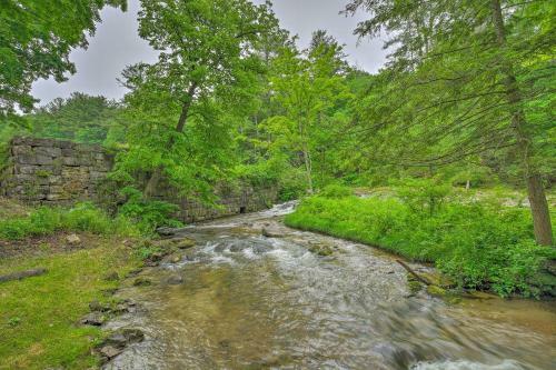 The Mill River Cabin With Fireplace And River View!