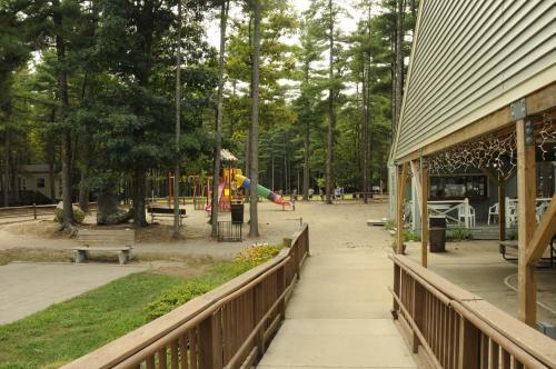 Gateway To Cape Cod Vacation Cottage 11