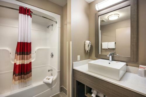 Hotel Red Roof Inn Plus+ Boston - Logan