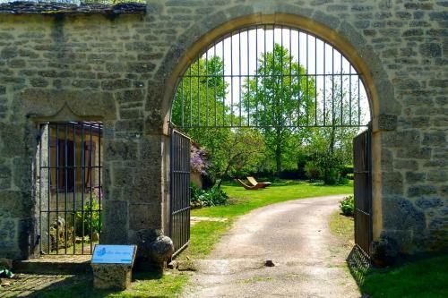 Bed & Breakfast Jardin Des Sens, La Rente D'eguilly