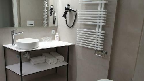 Apartaments Y Habitacions Entre Volcans