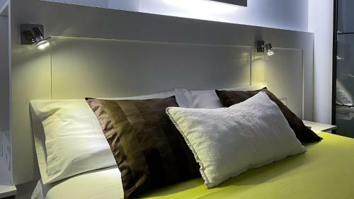 Apartaments Y Habitacions Entre Volcans