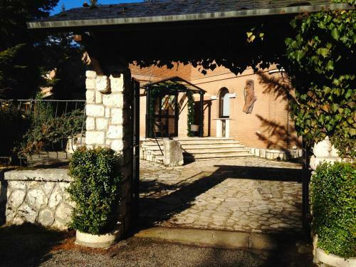 Hotel Lh Albergo Il Picchio