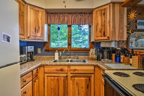 Idyllic Lake Leelanau Cottage With Dock And Fire Pit!