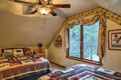 Idyllic Lake Leelanau Cottage With Dock And Fire Pit!