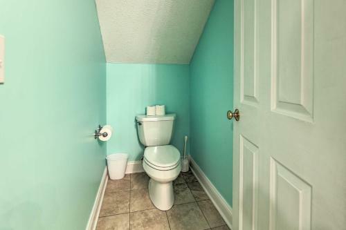 Apartamento Manistee Condo With Deck 300 Ft To Beachfront!