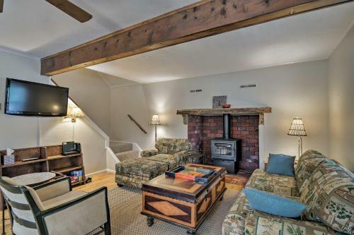 Higgins Lake Area Cabin With Fire Pit And Yard!