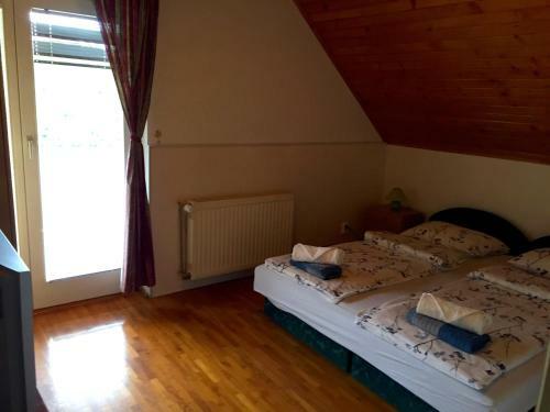 Villa Sebesty�n Apartments