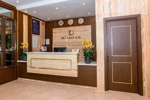 Tr?n ??t Hotel