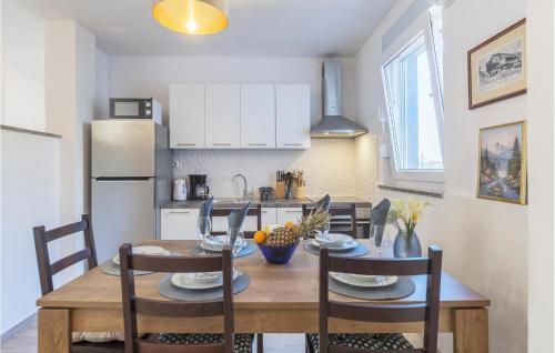 Nice Apartment In Pula With Wifi And 2 Bedrooms