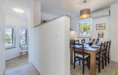 Nice Apartment In Pula With Wifi And 2 Bedrooms