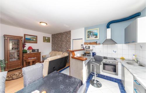 Amazing Apartment In Trogir With 2 Bedrooms