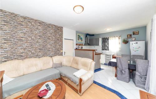 Amazing Apartment In Trogir With 2 Bedrooms