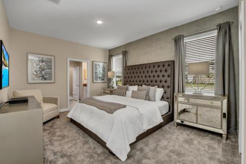 Scream Luxury Champion Gates Sleep 22