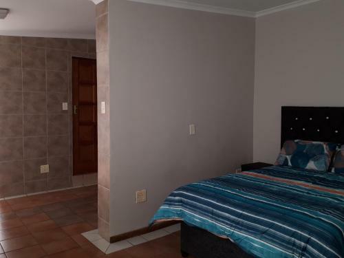Cottage, Close To Uj, Milpark, Wits