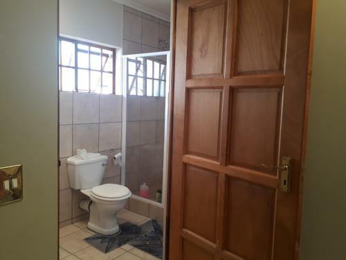 Cottage, Close To Uj, Milpark, Wits