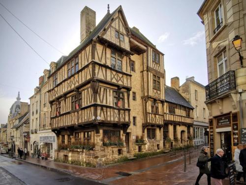 Calm And Comfortable Apartment In Bayeux