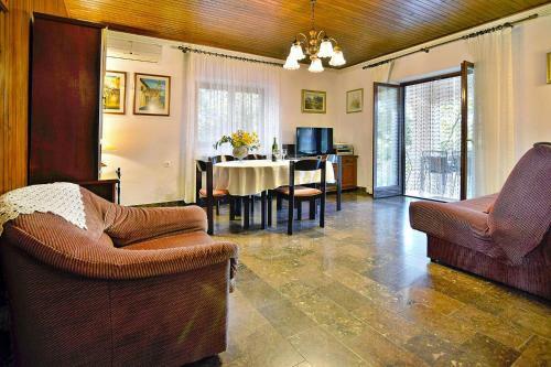 Holiday Home, Selca - Villa Spila, 6 Ppl
