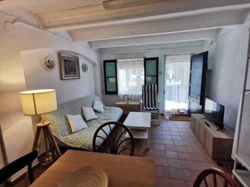 Cozy Apartment 30 Steps From The Ocean