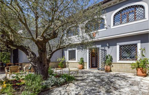 Amazing Home In Squille With Wifi And 4 Bedrooms