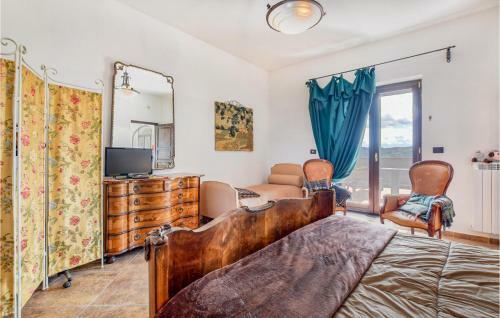 Amazing Home In Squille With Wifi And 4 Bedrooms