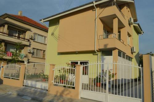 Hostal Yanis