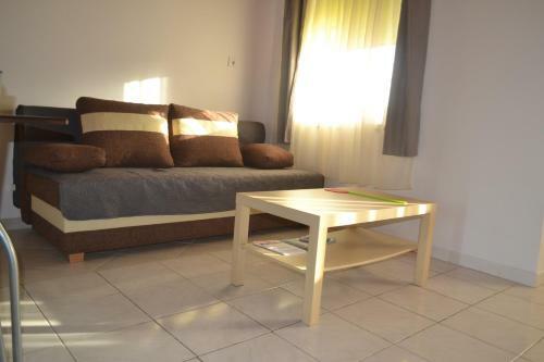 Csal�di Apartman Balatonkereszt�ron