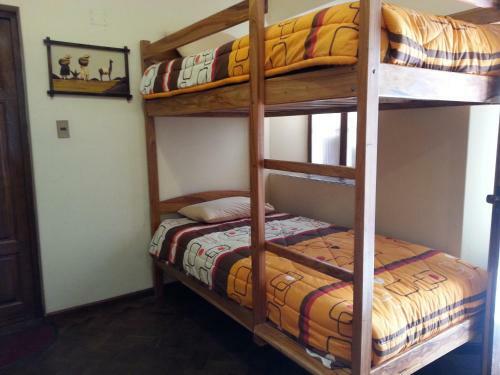 Albergue Villa Oropeza Guest House