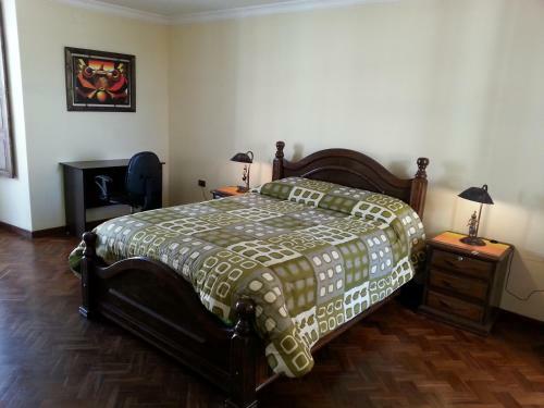 Albergue Villa Oropeza Guest House