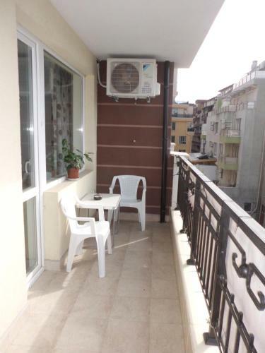 Geniko Apartments