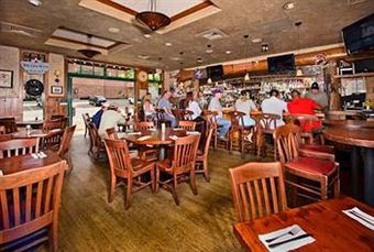 Hotel Inn & Suites At Riverwalk