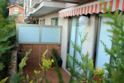 Apartamento Con Terraza Y Piscina, Baiona