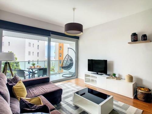 Alameda Apartment By Mhm