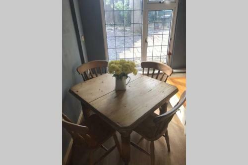 Entire Character House, Beautiful Sleeps Upto 8