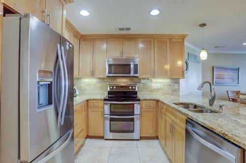 402 Sea Cloisters 2 Br Oceanfront