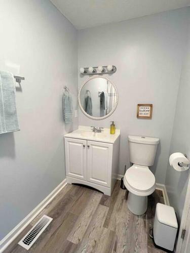 New Cozy Cottage 4 Mins Away From Douglas Lake