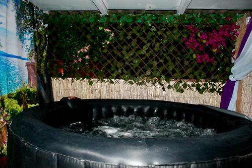 Casa Flores Sleeps 6 Hot Tub Private Terrace