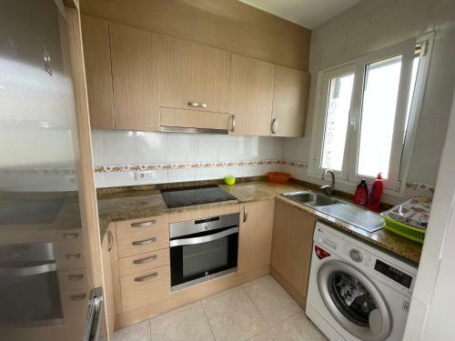 Apartamento De 2 Dormitorios Con Piscina - Mitjana