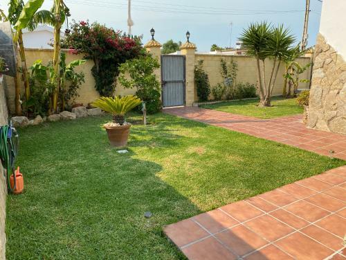 Chalet Vacacional En Chiclana Cerca De La Playa
