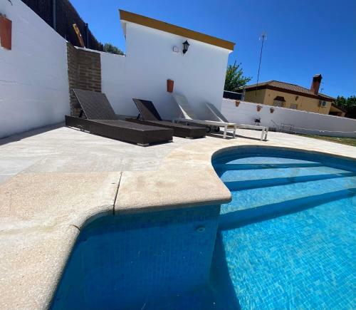 Agradable Chalet Con Piscina