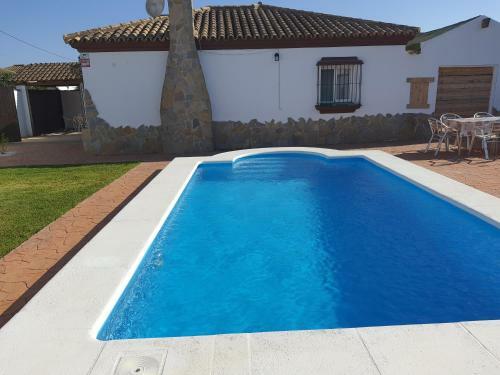 Mucho Arte Muy Cerca Del Mar, Con Piscina Privada
